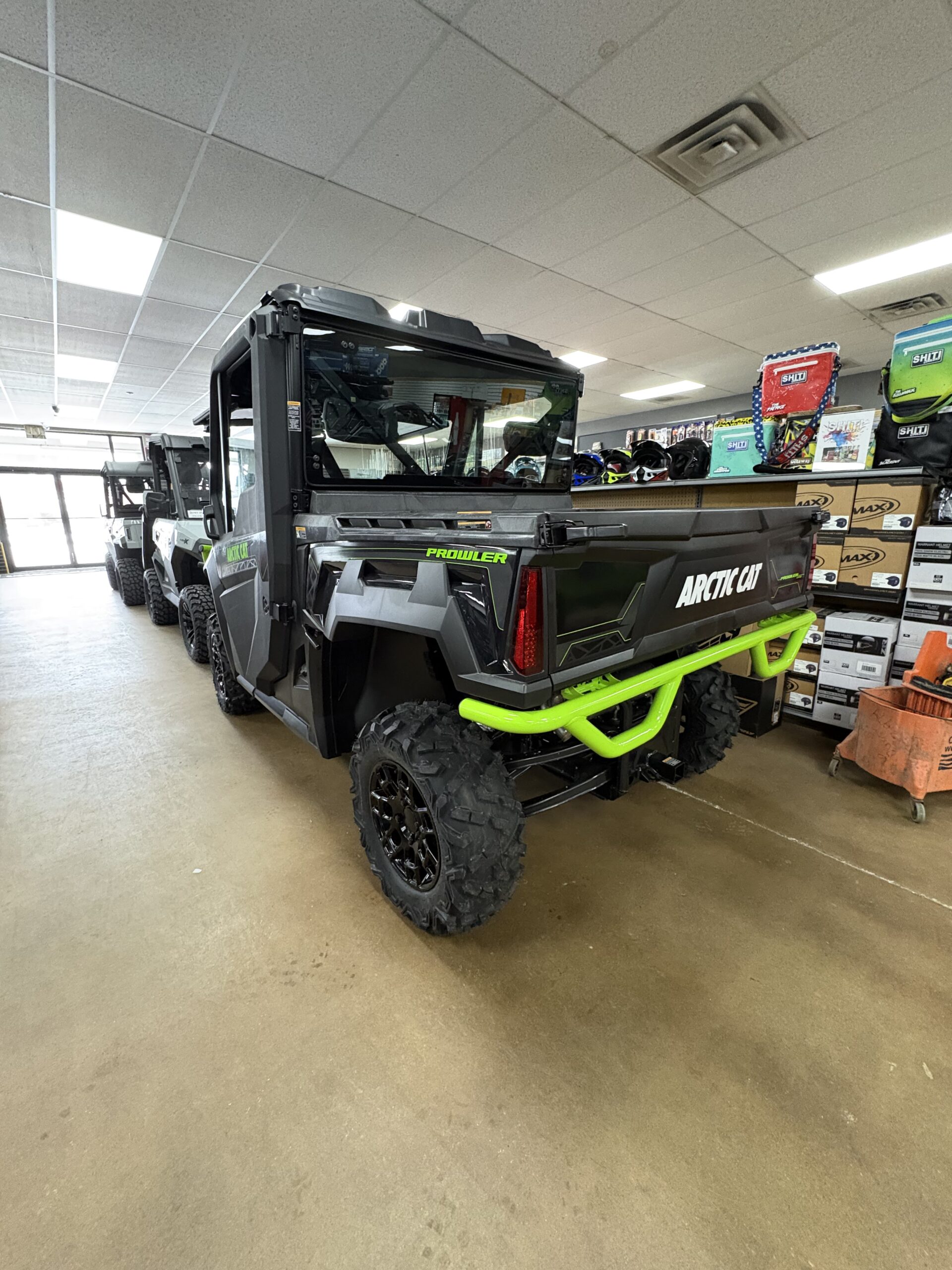 2025 PROWLER LIMITED GREEN - Image 2